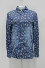 Camisa feminina azul estampada com Fenda