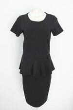 Vestido feminino preto com Babado