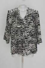 Blusa holin stone feminina animal print com Recortes e Barra Mullet