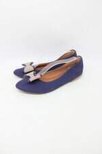 Sapatilha feminina azul com laço
