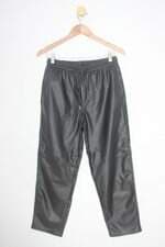 Calça preta c&a laminada feminina 