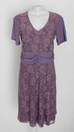 Vestido feminino roxo com Tule