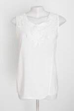 Blusa regata feminina branca com bordado