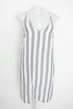 Vestido off-white com listras Canal feminino 