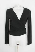 Blusa preta canelada Follium feminina 