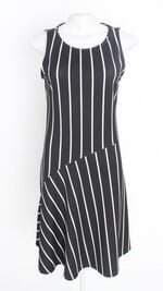 Vestido C&A feminino preto listrado 