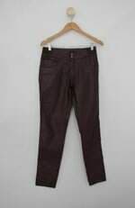 Calça de tecido muito mais feminina marrom